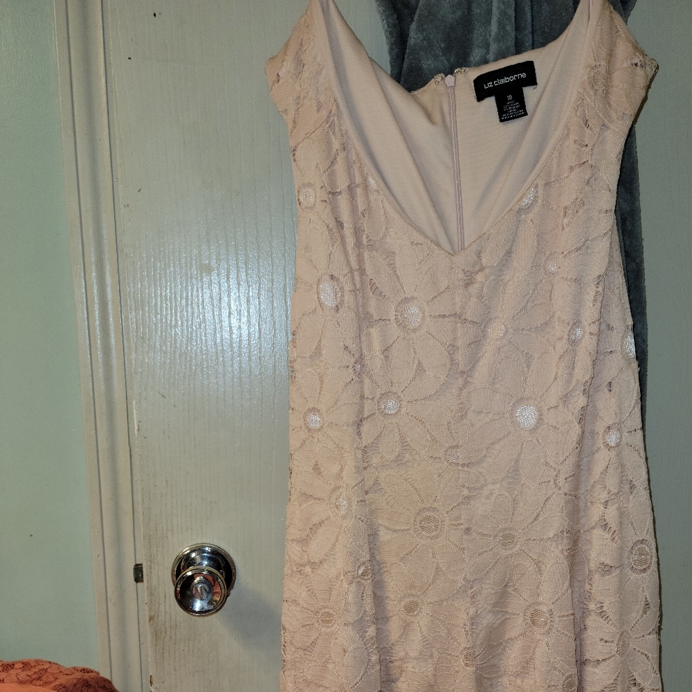 DRESS - Picture 1 of 4